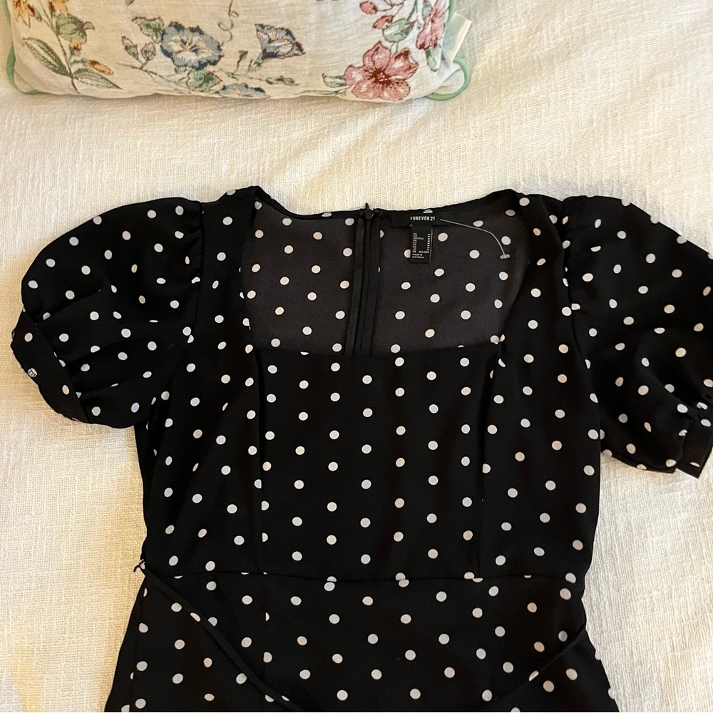 Square Neck Puff Sleeve Black Polka Dot Calf Length Dress - Picture 3 of 4